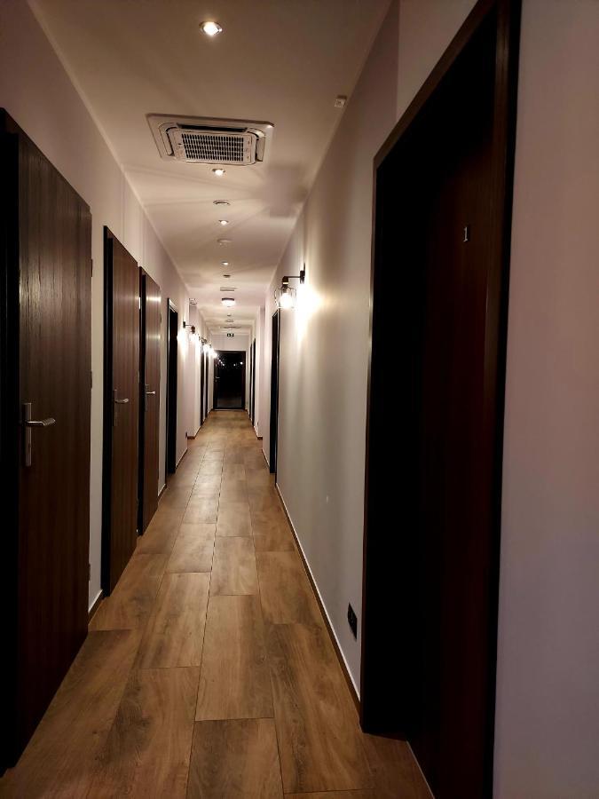 Pensjonat i Restauracja Hubertówka Milicz Exterior foto